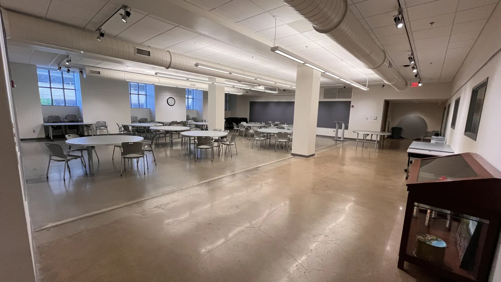 141 Sullivant Hall, Collaboratory