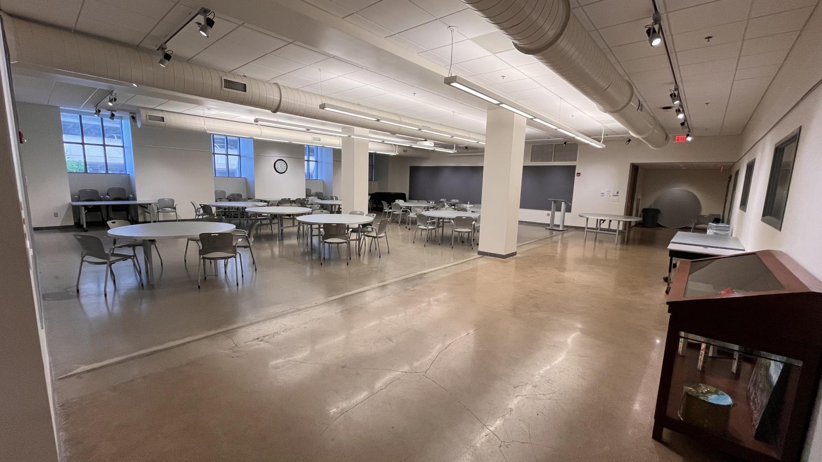 141 Sullivant Hall, Collaboratory