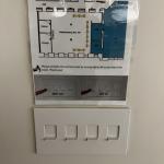 View of the lighting panel and its instructions.
